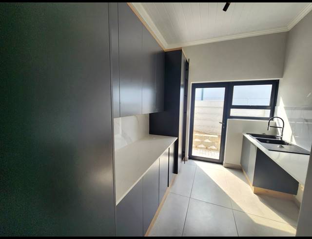 3 BEDROOM DUET FOR SALE IN ISLAND VIEW